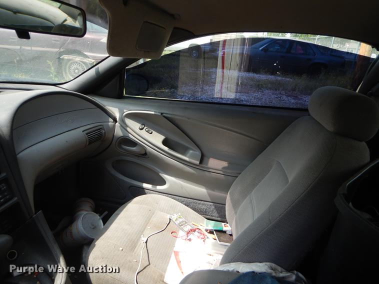 image for item ED9264 2000 Ford Mustang