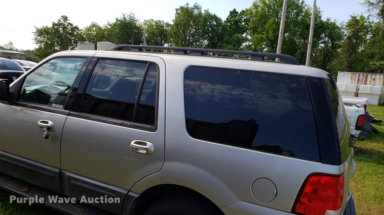 image for item EN9965 2005 Ford Expedition SUV