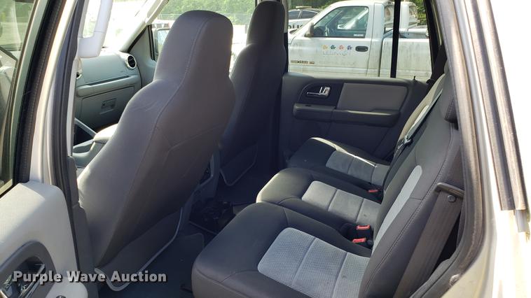 image for item EN9965 2005 Ford Expedition SUV