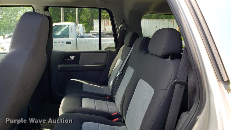 image for item EN9965 2005 Ford Expedition SUV