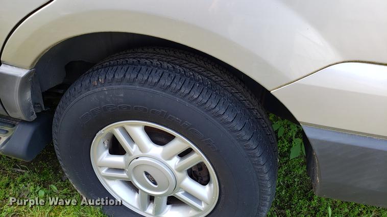 image for item EN9965 2005 Ford Expedition SUV