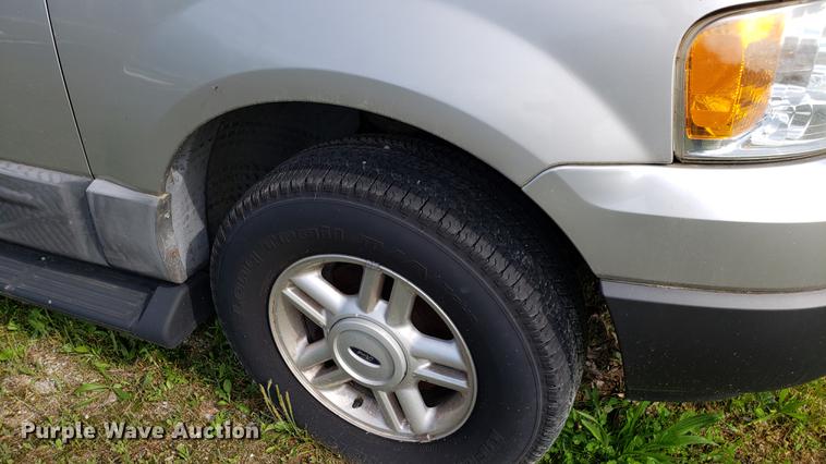 image for item EN9965 2005 Ford Expedition SUV