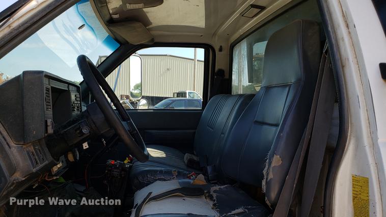 image for item EN9966 2002 GMC C8500 dump truck