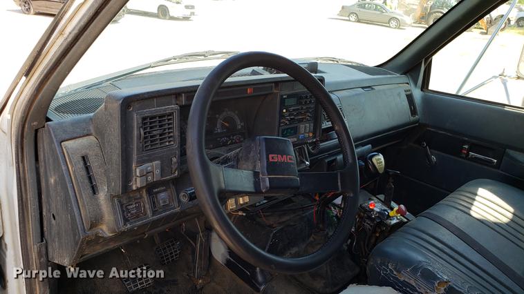 image for item EN9966 2002 GMC C8500 dump truck