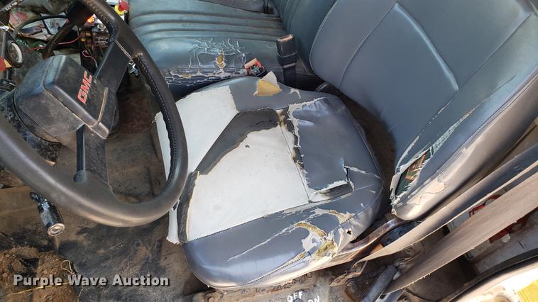 image for item EN9966 2002 GMC C8500 dump truck