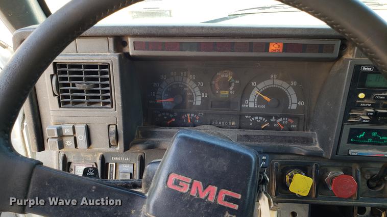 image for item EN9966 2002 GMC C8500 dump truck