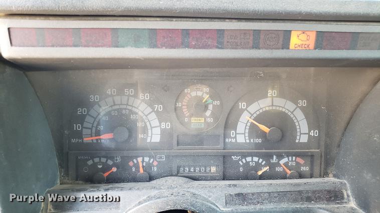 image for item EN9966 2002 GMC C8500 dump truck