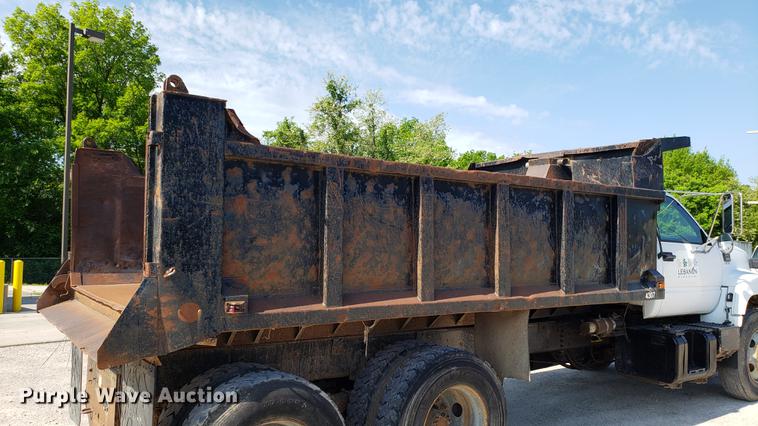 image for item EN9966 2002 GMC C8500 dump truck
