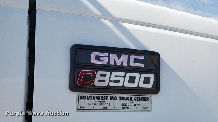image for item EN9966 2002 GMC C8500 dump truck