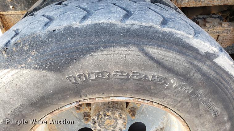 image for item EN9966 2002 GMC C8500 dump truck