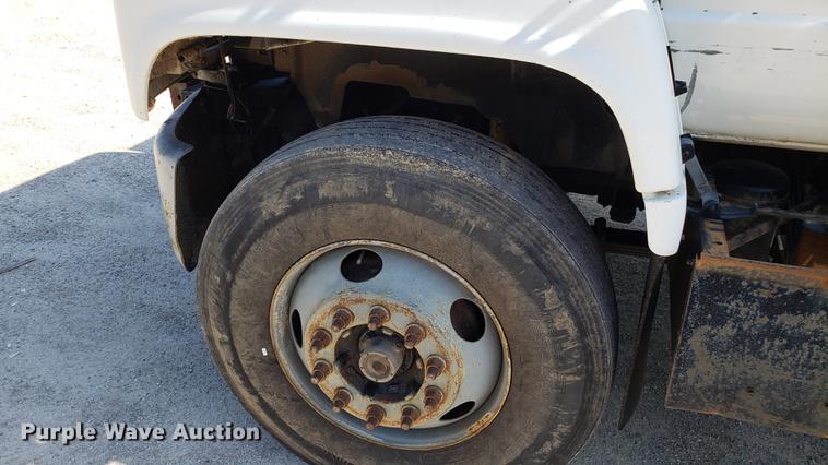 image for item EN9966 2002 GMC C8500 dump truck