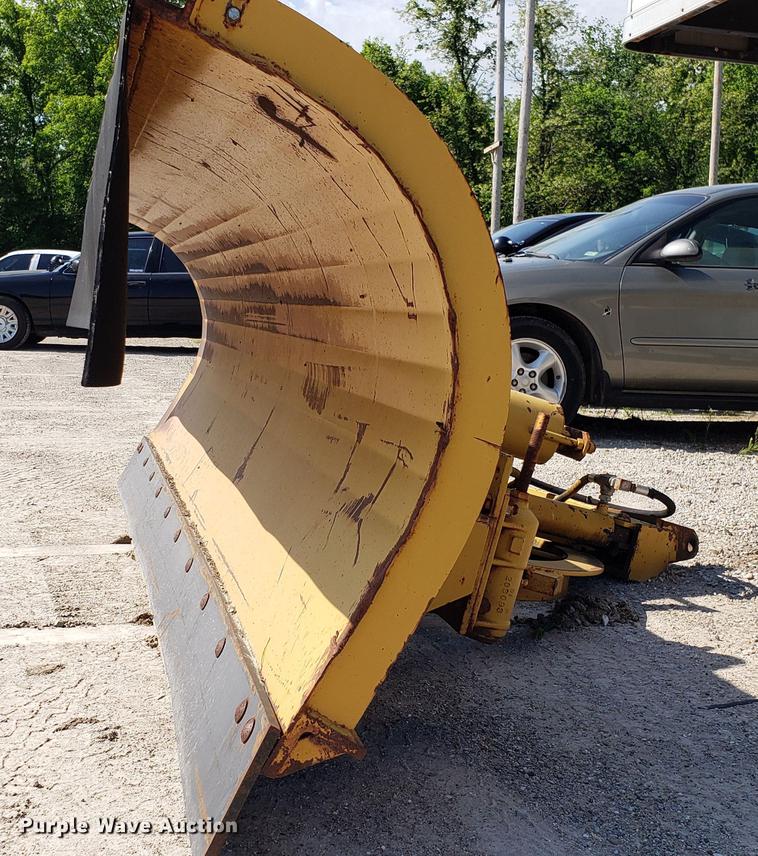 image for item EN9966 2002 GMC C8500 dump truck