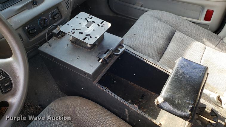 image for item EN9967 2004 Ford Crown Victoria Police Interceptor