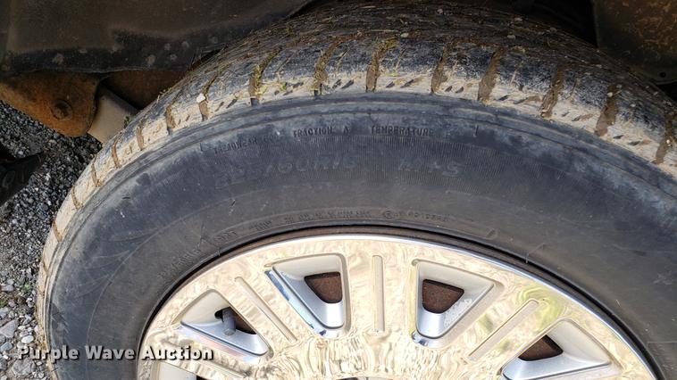 image for item EN9967 2004 Ford Crown Victoria Police Interceptor