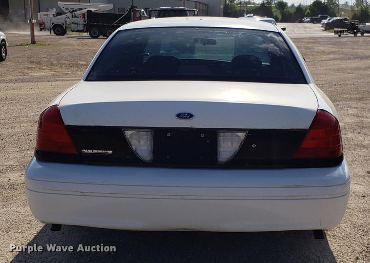image for item EN9970 2001 Ford Crown Victoria Police Interceptor