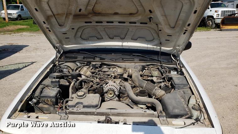 image for item EN9970 2001 Ford Crown Victoria Police Interceptor