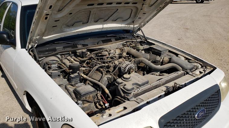image for item EN9970 2001 Ford Crown Victoria Police Interceptor
