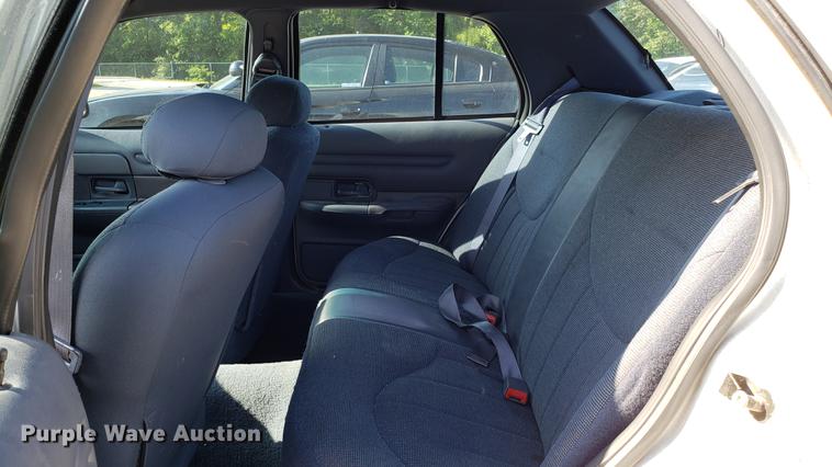 image for item EN9970 2001 Ford Crown Victoria Police Interceptor