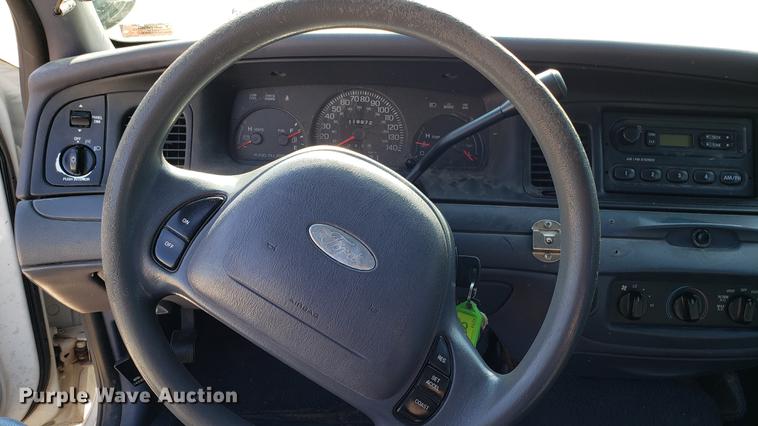 image for item EN9970 2001 Ford Crown Victoria Police Interceptor