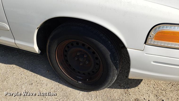 image for item EN9970 2001 Ford Crown Victoria Police Interceptor