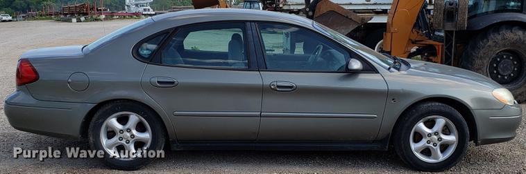 image for item EN9971 2001 Ford Taurus