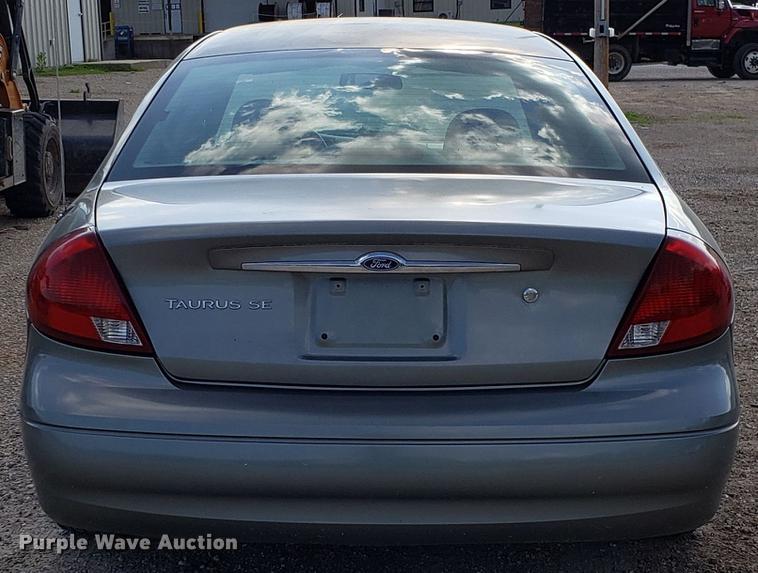 image for item EN9971 2001 Ford Taurus