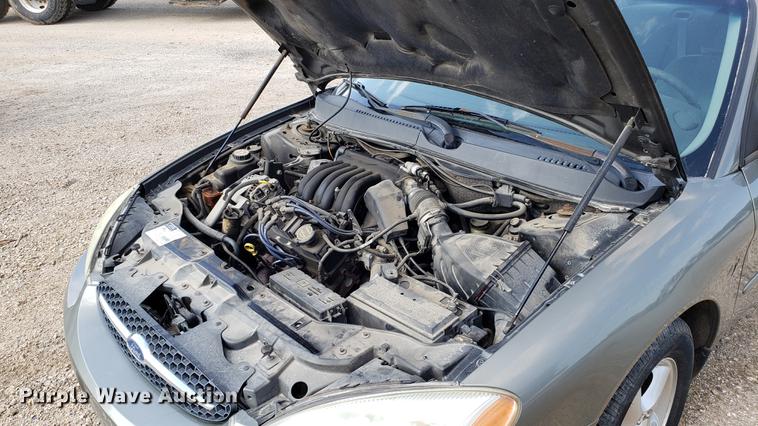 image for item EN9971 2001 Ford Taurus