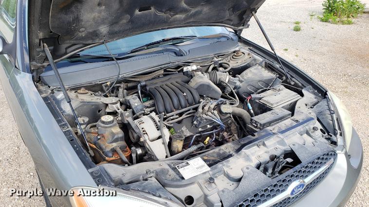 image for item EN9971 2001 Ford Taurus