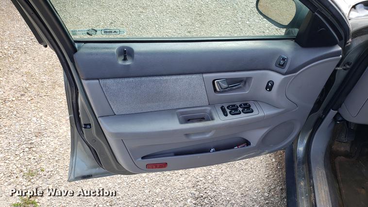 image for item EN9971 2001 Ford Taurus