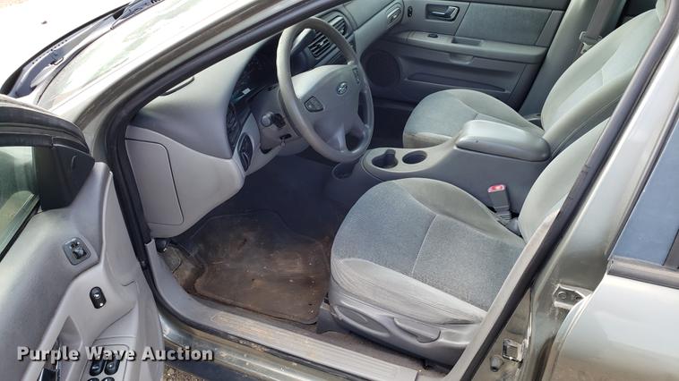 image for item EN9971 2001 Ford Taurus