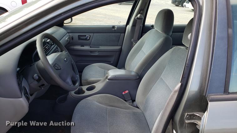 image for item EN9971 2001 Ford Taurus