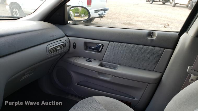 image for item EN9971 2001 Ford Taurus