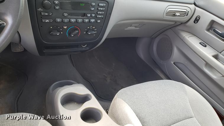 image for item EN9971 2001 Ford Taurus