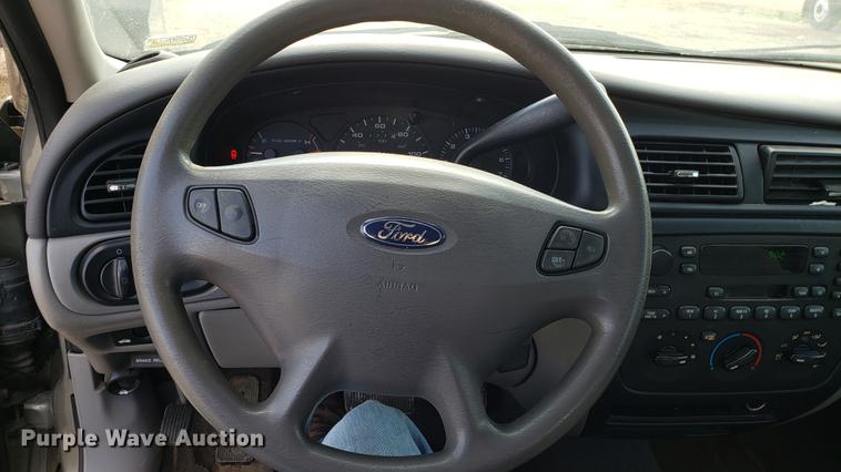 image for item EN9971 2001 Ford Taurus