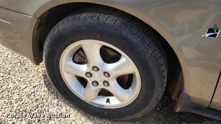 image for item EN9971 2001 Ford Taurus