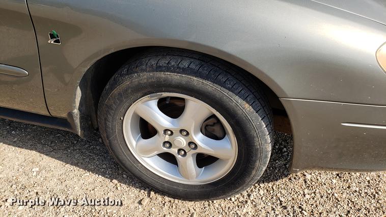 image for item EN9971 2001 Ford Taurus