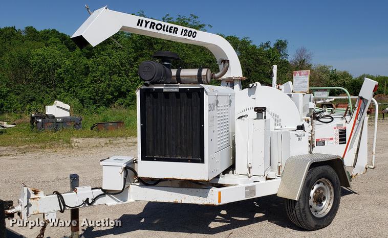 image for item EN9977 2004 Wood Chuck HyRoller 1200 wood chipper