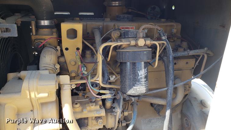 image for item EN9977 2004 Wood Chuck HyRoller 1200 wood chipper