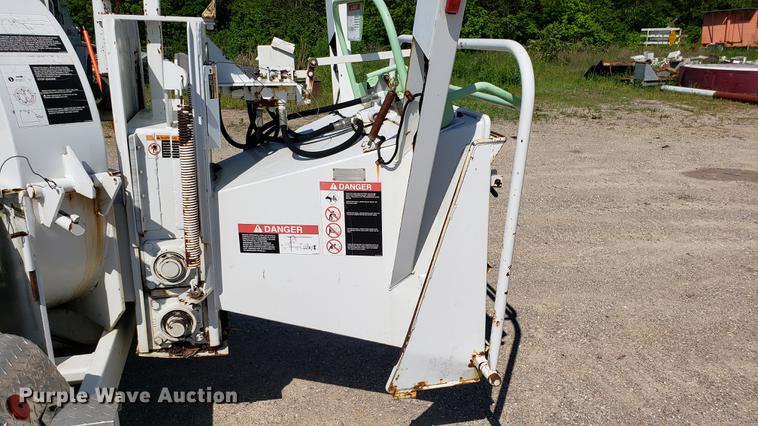 image for item EN9977 2004 Wood Chuck HyRoller 1200 wood chipper