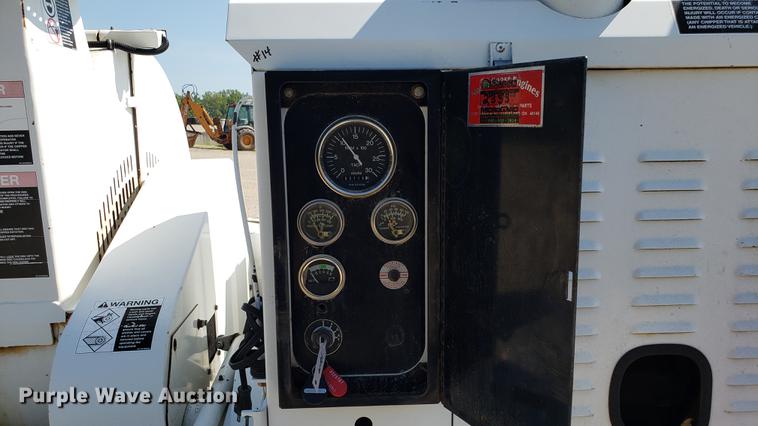 image for item EN9977 2004 Wood Chuck HyRoller 1200 wood chipper