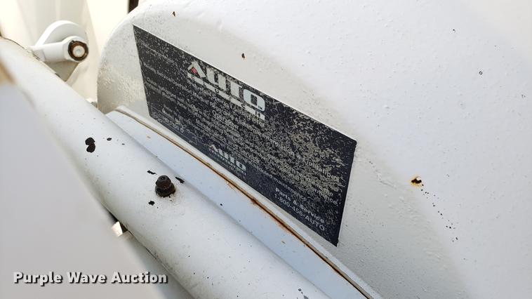 image for item EN9977 2004 Wood Chuck HyRoller 1200 wood chipper