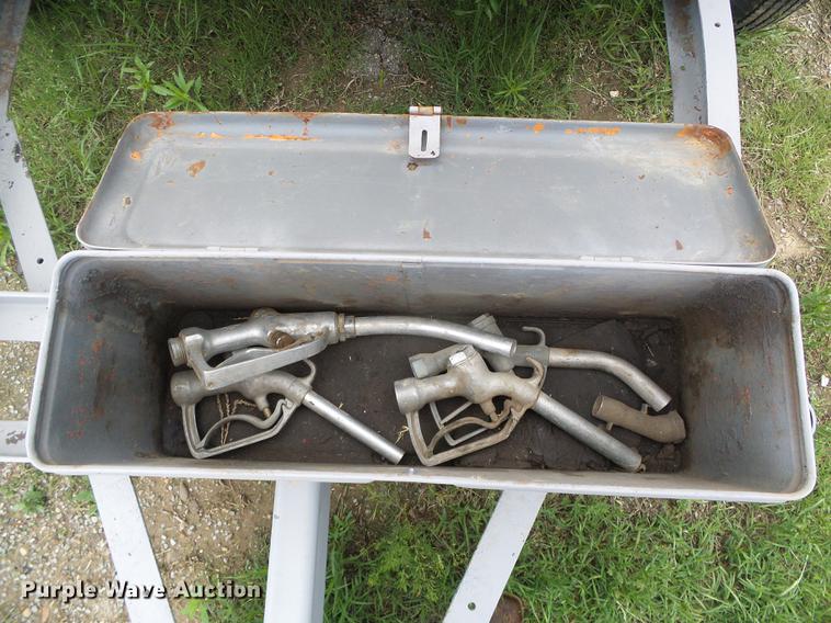 image for item EQ9089 Fuel tank trailer