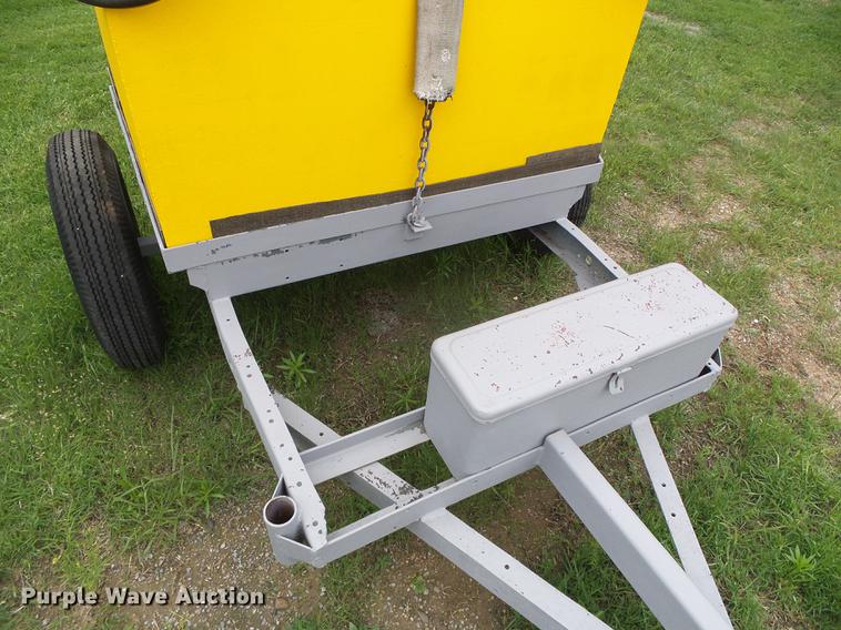 image for item EQ9089 Fuel tank trailer