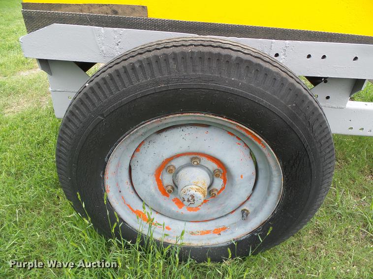 image for item EQ9089 Fuel tank trailer