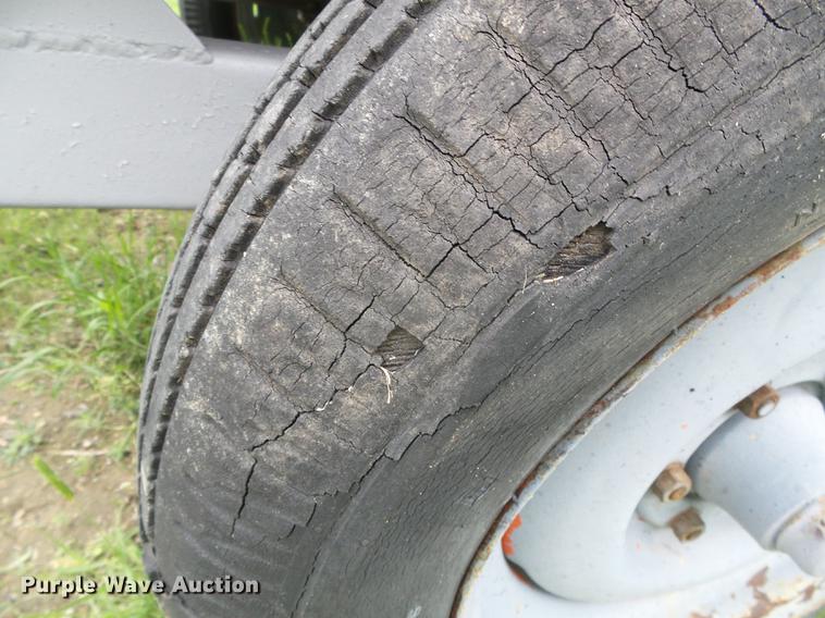 image for item EQ9089 Fuel tank trailer