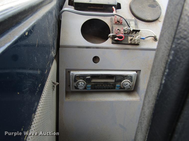 image for item EU9636 1998 Hyundai Robex 210LC-3 excavator