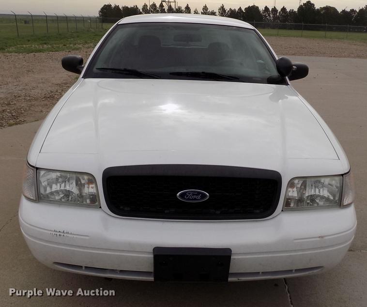 image for item FG9401 2010 Ford Crown Victoria Police Interceptor