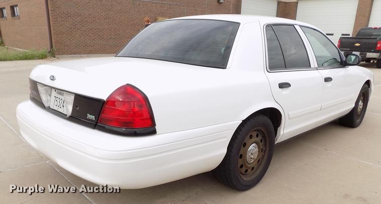 image for item FG9401 2010 Ford Crown Victoria Police Interceptor