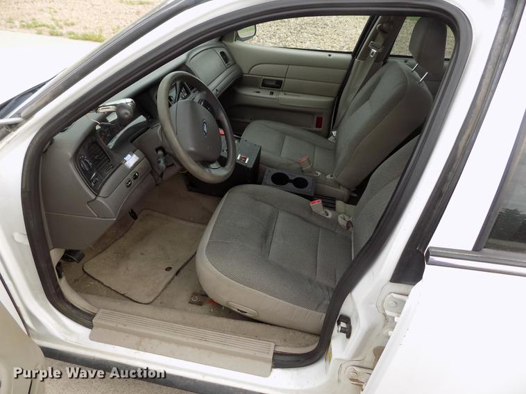 image for item FG9401 2010 Ford Crown Victoria Police Interceptor