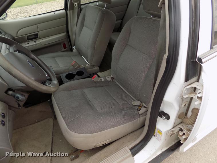 image for item FG9401 2010 Ford Crown Victoria Police Interceptor